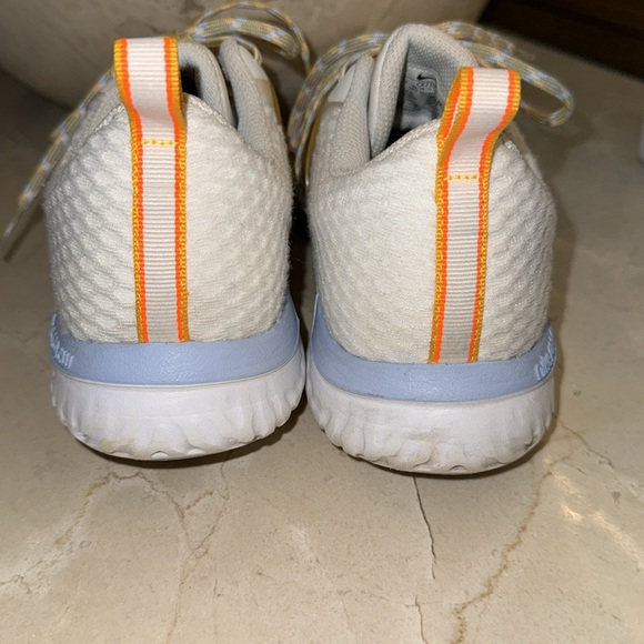 Nike Renew Sneakers - Picture 6 of 10